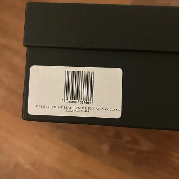 Strathberry Stylist Vanilla Textured Floral - Picture 11 of 11